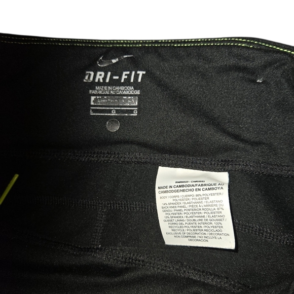 Nike Women's Black Capris - Picture 3 of 3